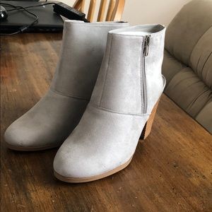 Women’s heel booties